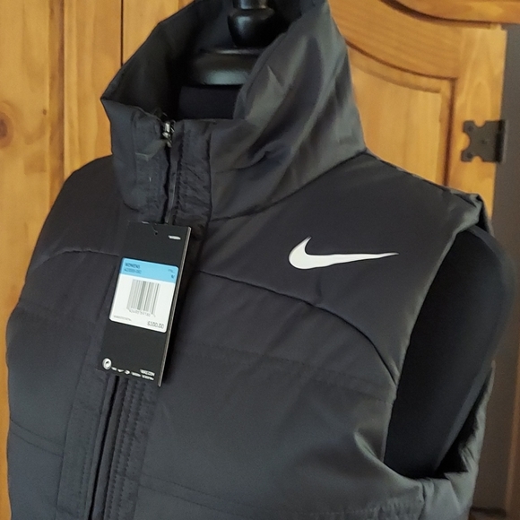 Nike - Picture 6 of 14